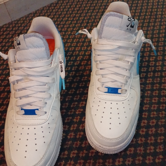 Nike Forces - Picture 2 of 5